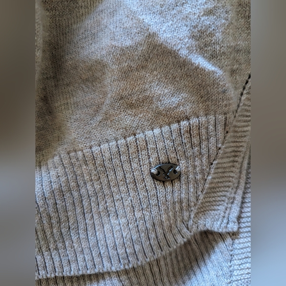 Tan v-neck sweater size M medium NWT American Eagle - Picture 4 of 5